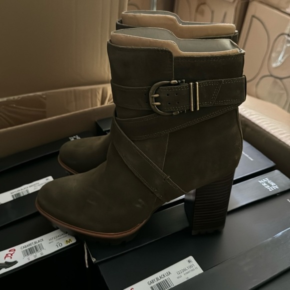 NATURALIZER Lyra Lug Sole Booties - Picture 7 of 8